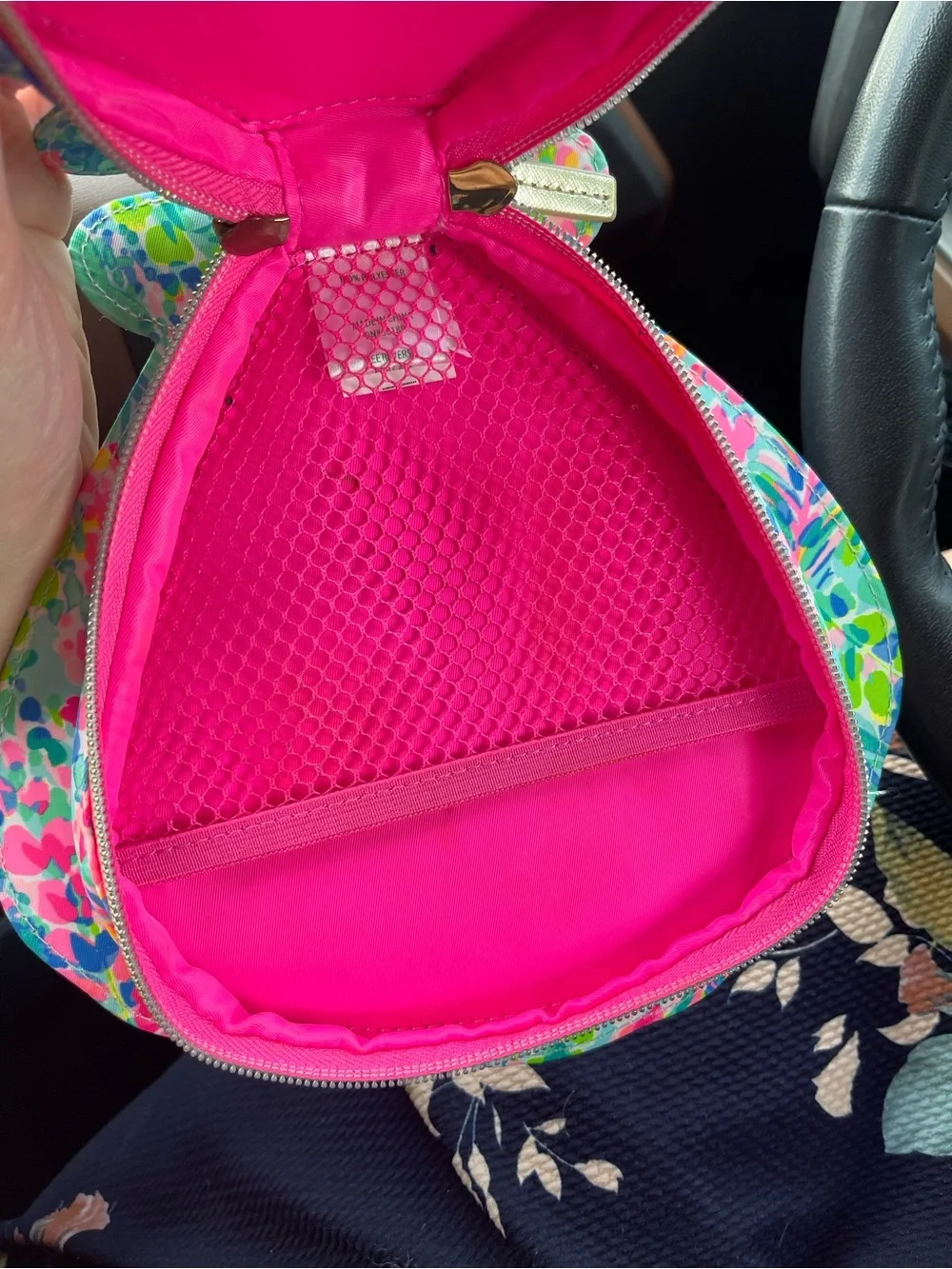 Lilly Pulitzer Sea Shell Cosmetic Case Makeup Travel Organizer Shell Shape